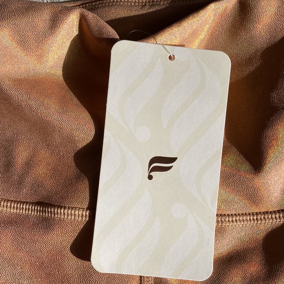 Fabletics PureLuxe Ultra High Waist 7/8 Iridescent Desert Leggings Medium NWT - Picture 10 of 11